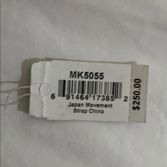 Michael Kors Women's Runway Gold-Tone Watch MK5055 - Picture 8 of 8